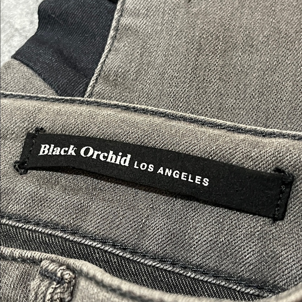 Black Orchid Women’s Gray Skinny Jeans with Black Velvet Side Panels - Picture 6 of 7